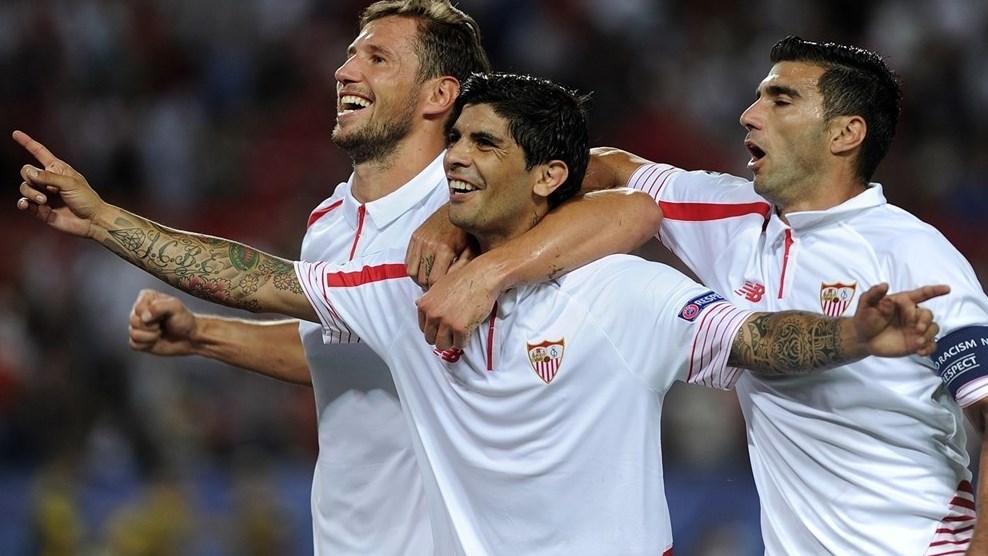 Jugadores del Sevilla celebran un gol