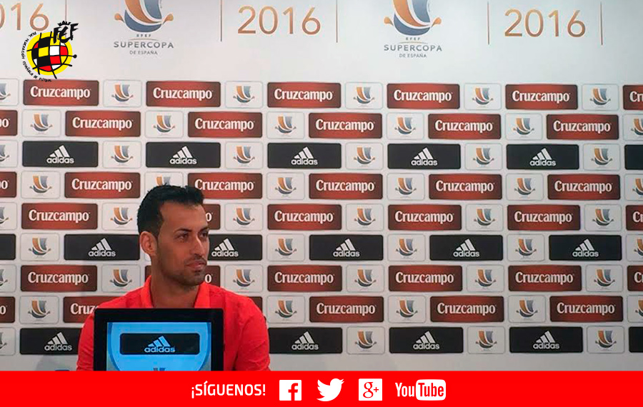 Sergio Busquets en rueda de prensa