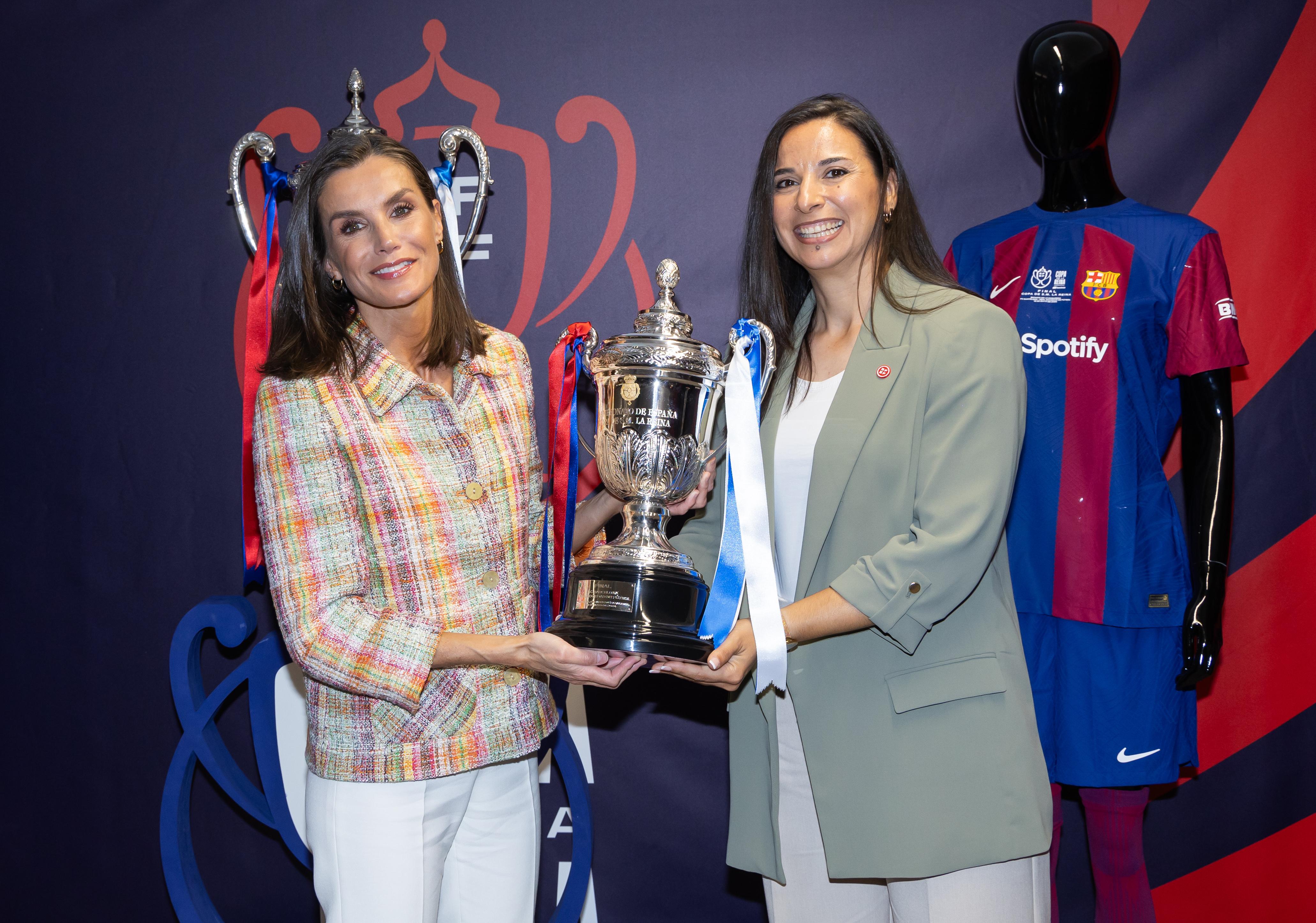 La Reina Letizia preside el palco en el trofeo que lleva su nombre |  www.rfef.es