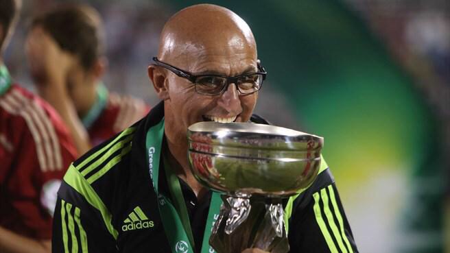 Luis de la Fuente con la Eurocopa Sub-19