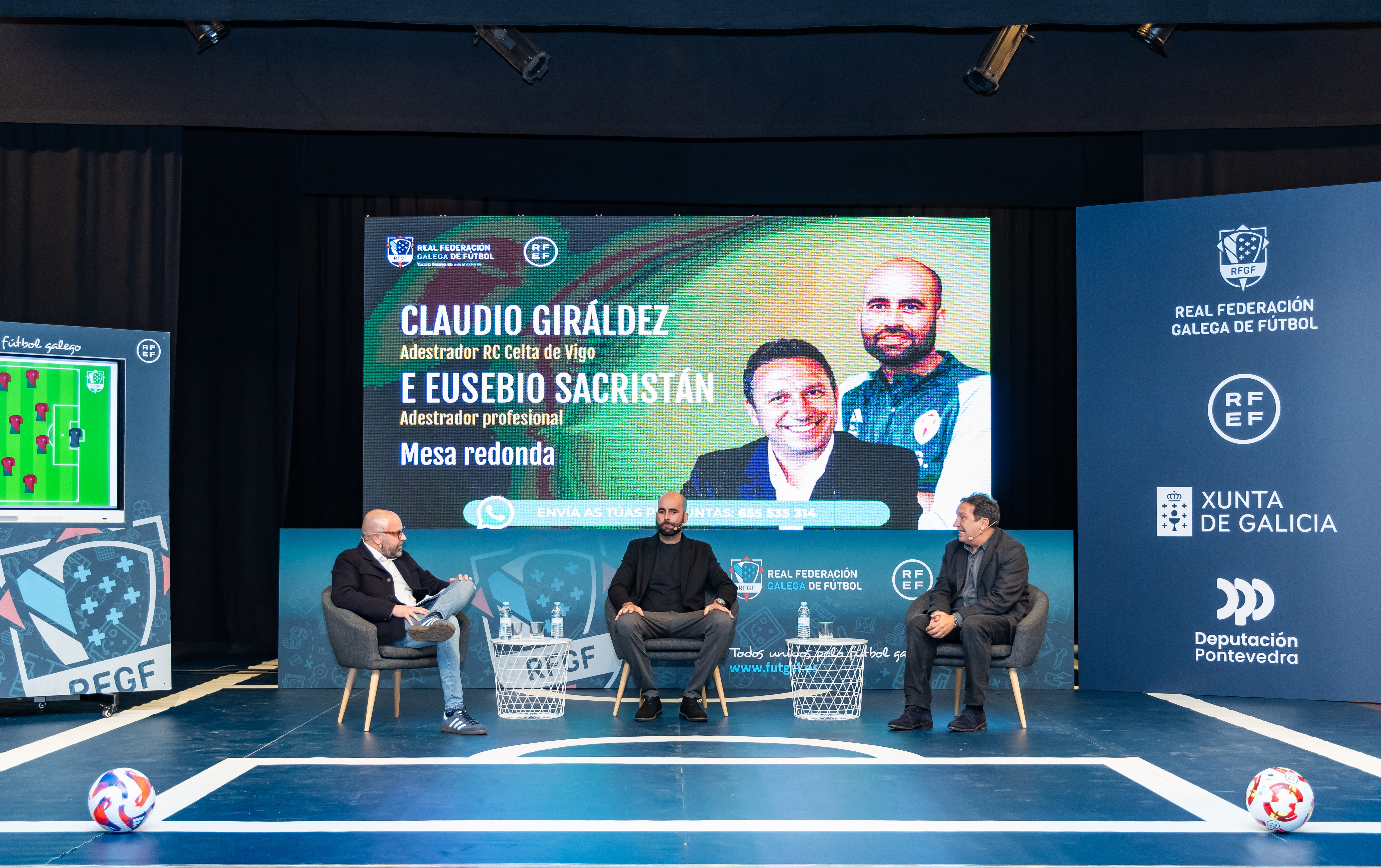 Mesa redonda con Claudio Giráldez y Eusebio Sacristán (Foto: RFGF).