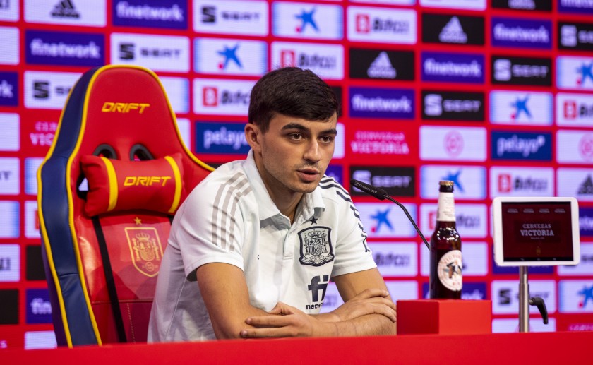 El jugador internacional Pedri González durante su rueda de prensa en la Ciudad del Fútbol