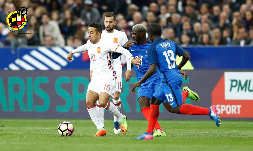 Thiago Alcántara durante un encuentro reciente con la selección española