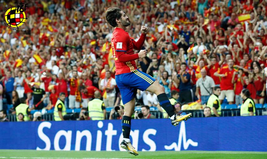 Isco celebra un gol en el Santiago Bernabéu