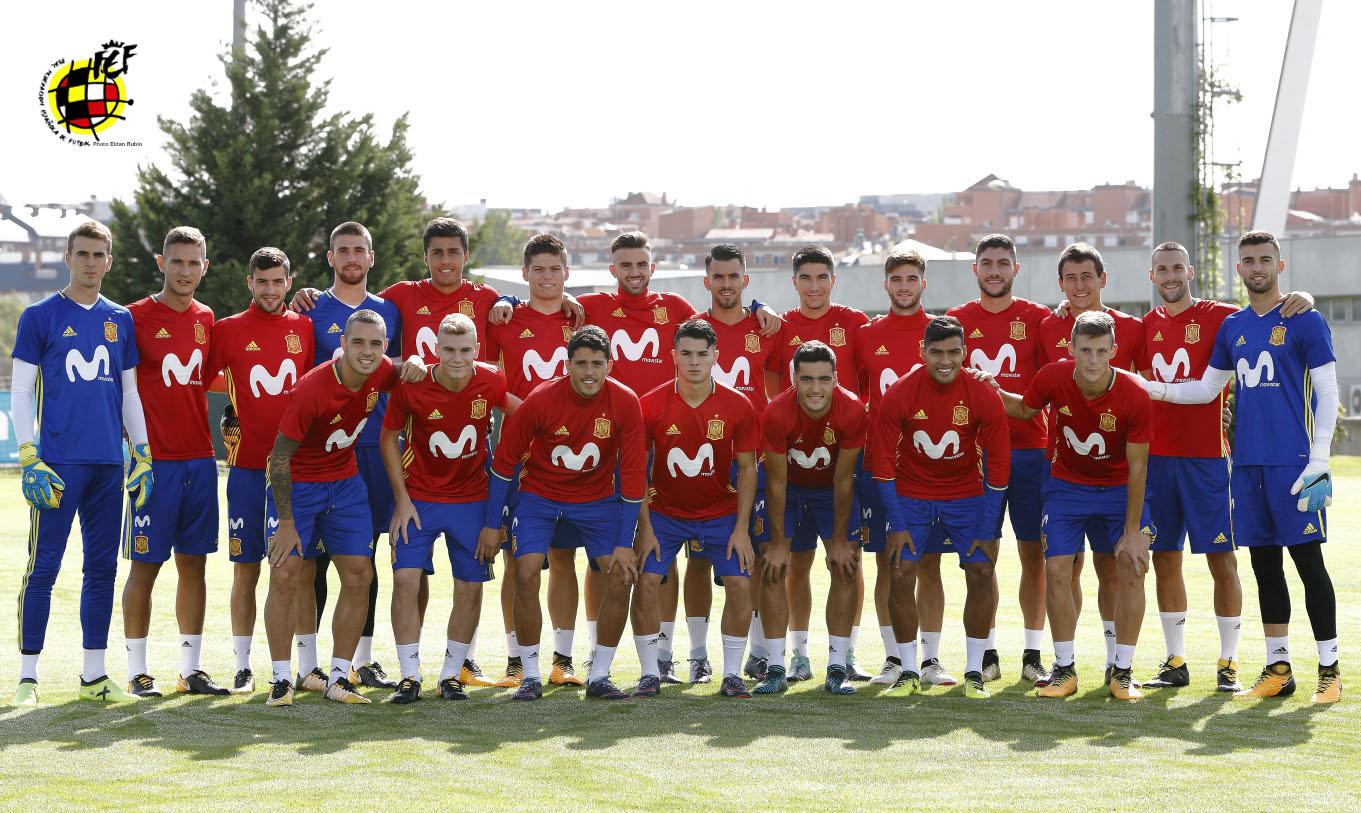 La Selección española Sub-21 posa al completo en la Ciudad del Fútbol