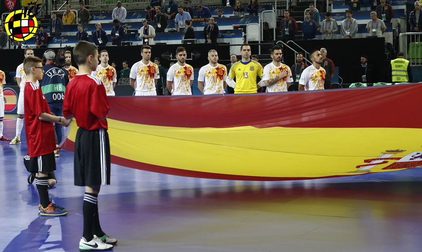 La selección española de fútbol sala antes de su encuentro frente a Azerbaiyán en Liubliana