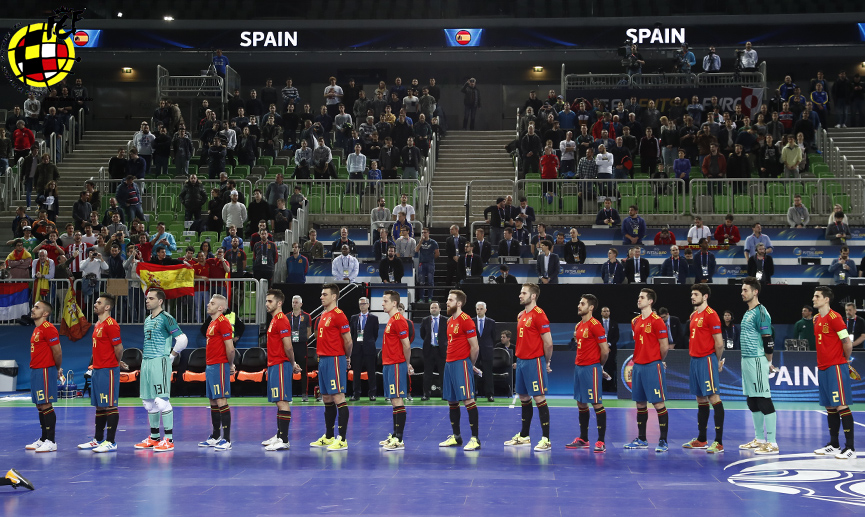 La selección española de fútbol sala posa antes de su encuentro frente a Francia en Liubliana