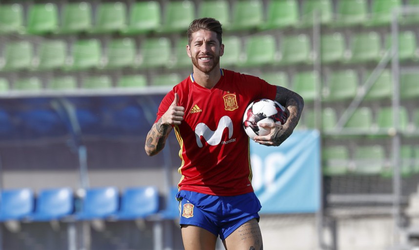 Sergio Ramos hace la señal de OK