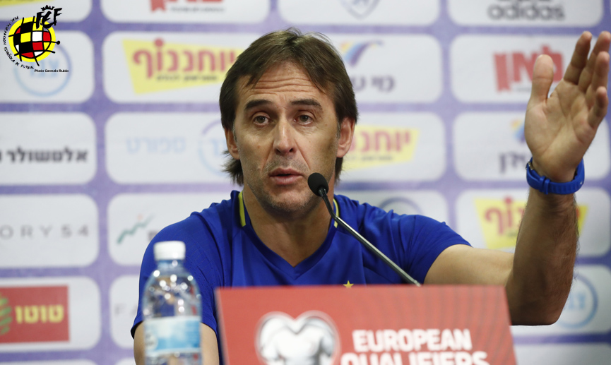 Julen Lopetegui atendió a los medios en sala de prensa