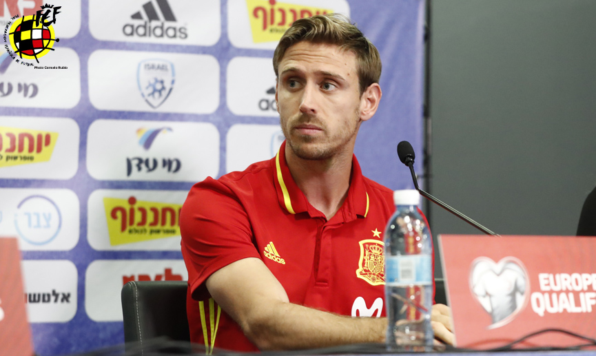 Monreal compareció ante los medios en la sala de prensa del Teddy Stadium