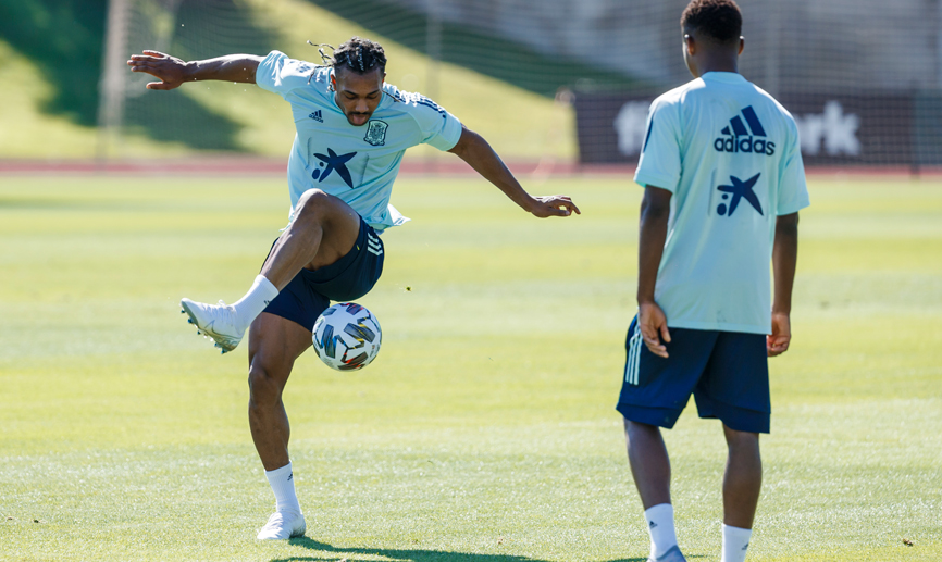 ¡Menuda exhibición de "freestyle" nos han regalado Ansu Fati y Adama Traoré!