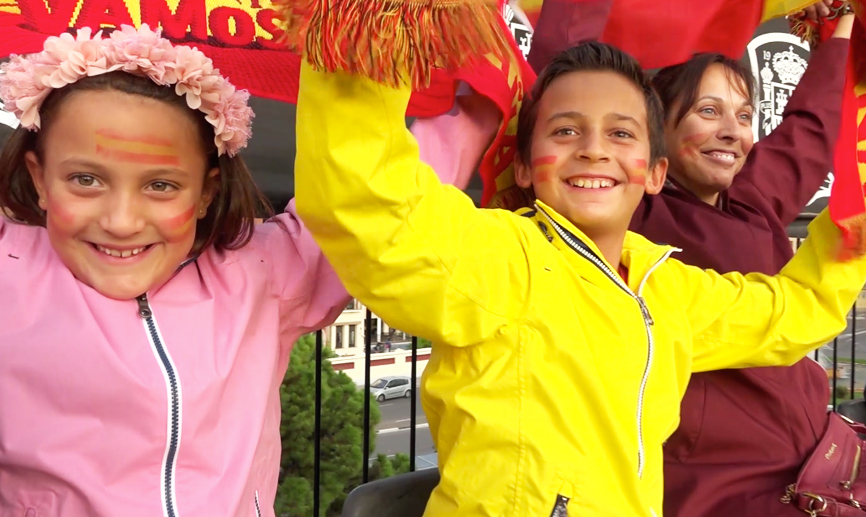 Los aficionados disfrutan de la victoria de la Selección Sub-21 en Castellón