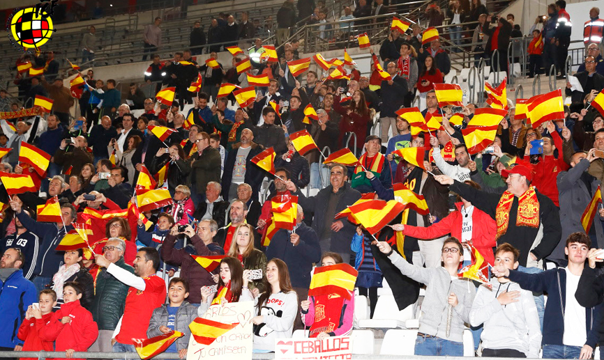 Los aficionados animan a la Selección española Sub-21