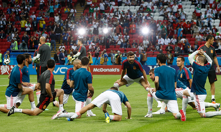 Los jugadores de la Selección española calientan en Rusia
