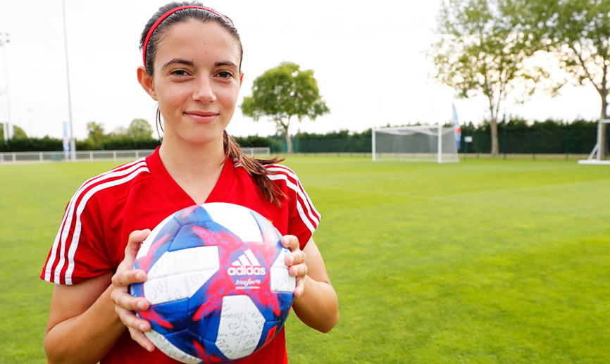 Aitana Bonmatí tras el entrenamiento de la Selección