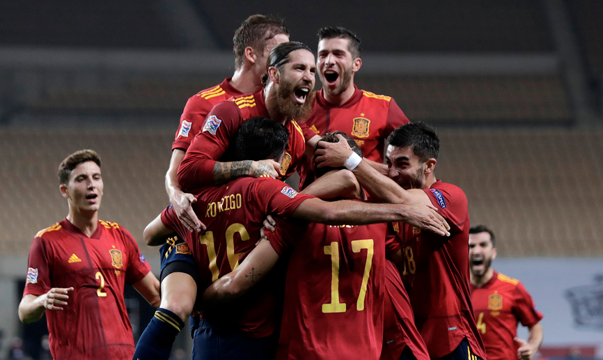 Alegría de los jugadores de España en su partido ante Alemania