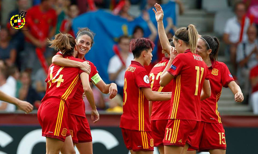 Las internacionales españolas celebran un gol