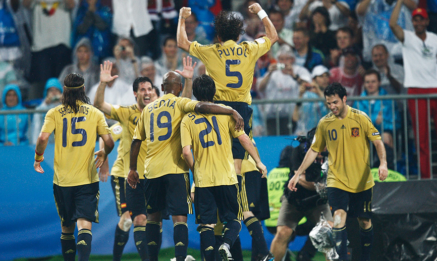 Los jugadores españoles celebran el pase a la final tras vencer a Rusia