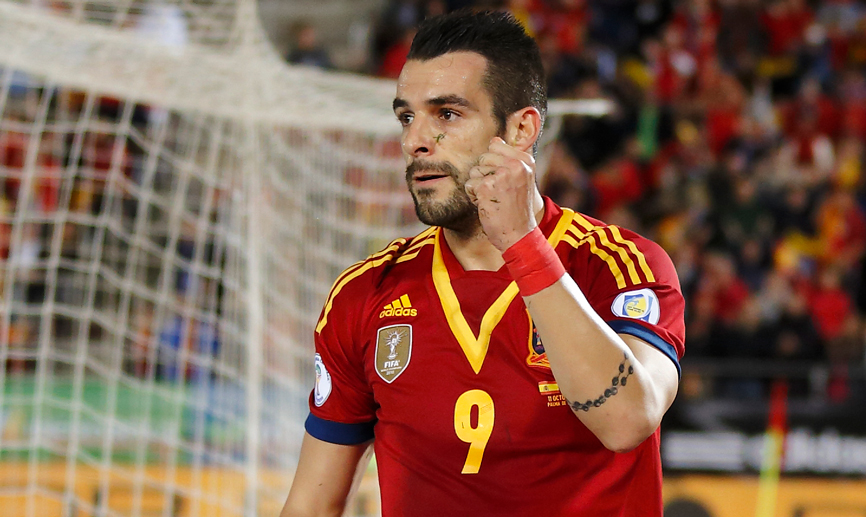 Álvaro Negredo celebrando su gol