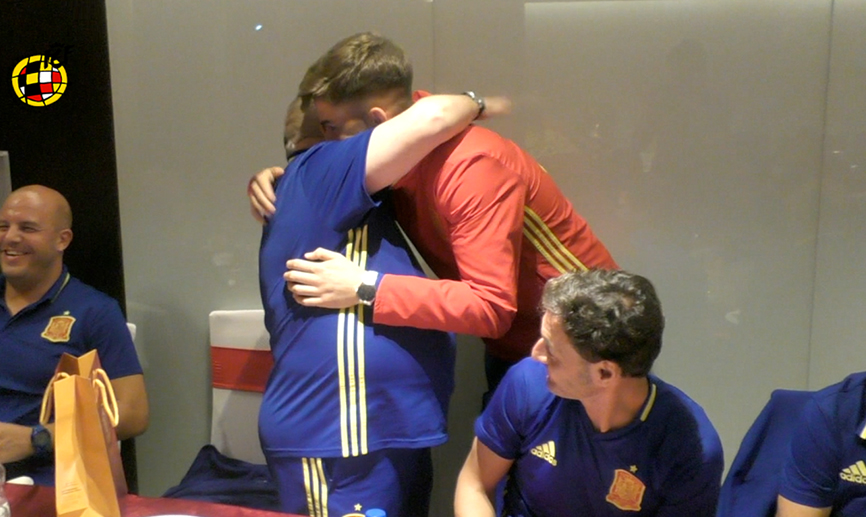 VÍDEO | El internacional, Alfonso Pastor, cumple 18 años