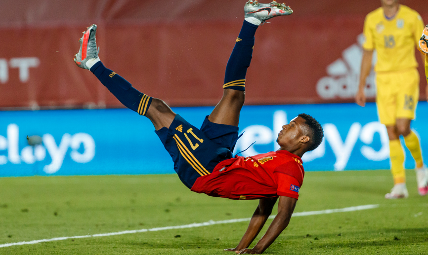 Ansu ejecuta una chilena