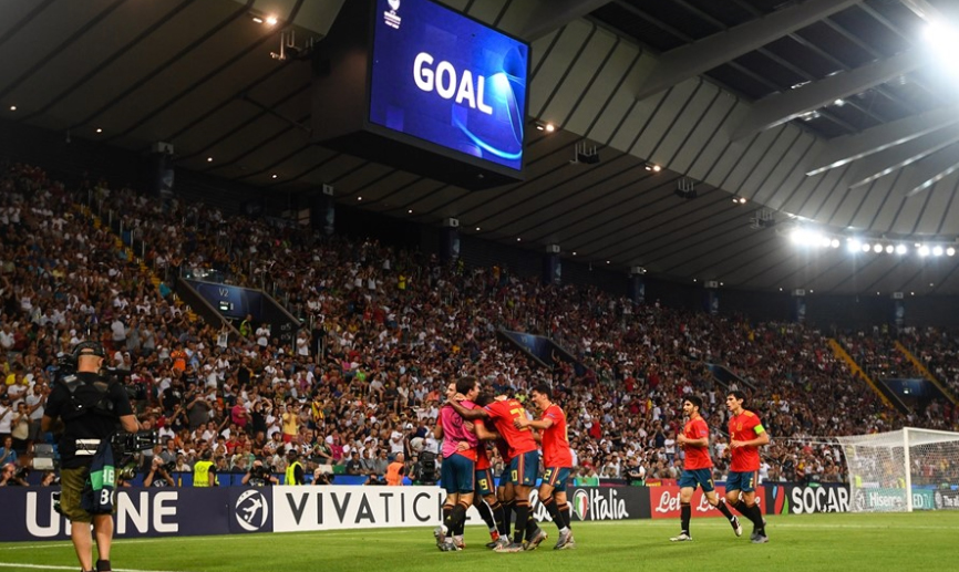Los jugadores de la Selección celebran un gol en la final