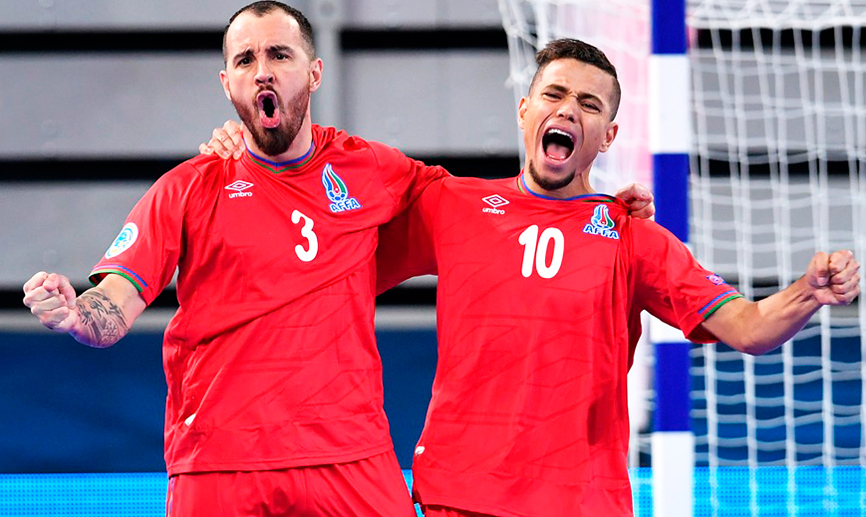 Los jugadores de Azerbaiyán celebran unos de sus goles frente a Francia