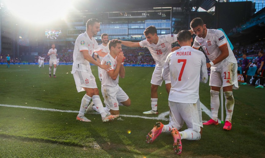 César Azpilicueta celebrando el gol