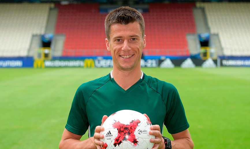 Benoît Bastien en la previa de un partido Sub-21