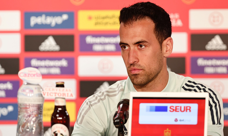 El capitán de la Selección, Sergio Busquets, durante su rueda de prensa en Ginebra