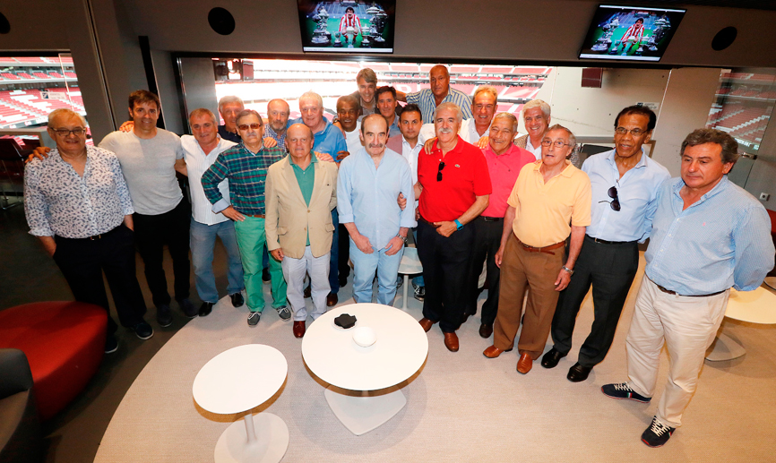 Las leyendas de la Selección y el Atlético de Madrid homenajean a José Luis Capón