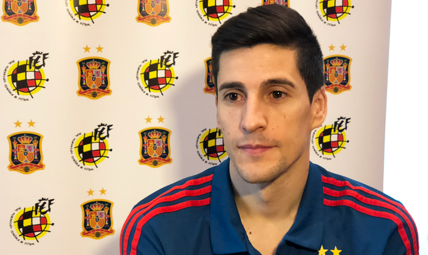 El capitá de la selección española de fútbol sala, Carlos Ortiz, durante la entrevista con SEFUTBOL en Liubliana