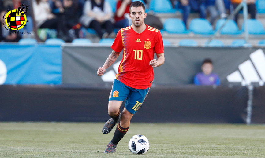 Dani Ceballos durante un partido con la Selección española Sub-21