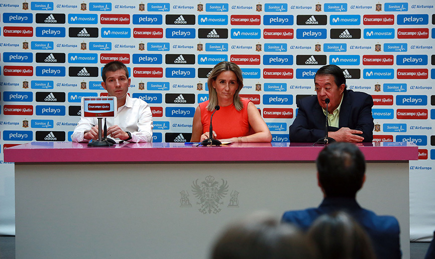 El Seleccionador nacional Sub-21 ofrece su lista de convocados en el Ayuntamiento de Toledo