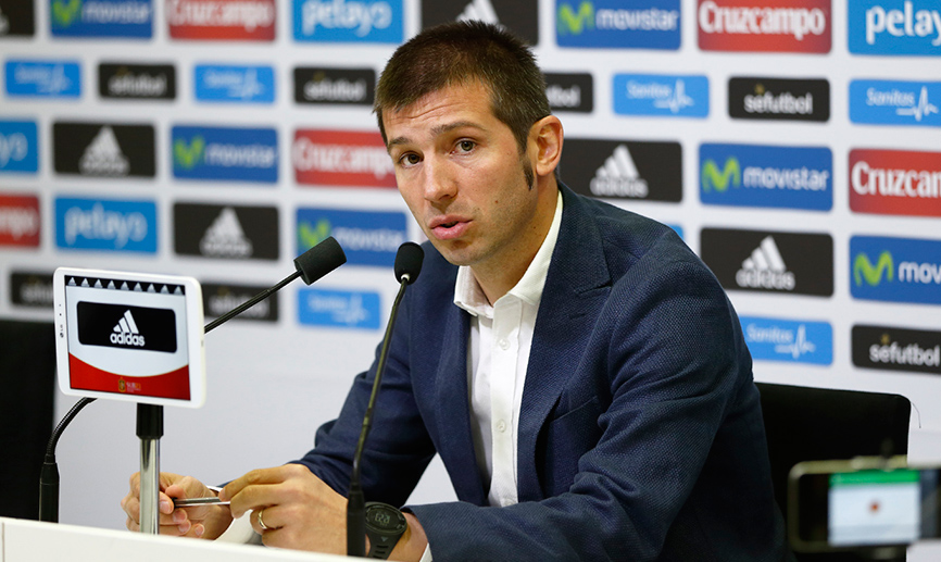 Albert Celades en rueda de prensa