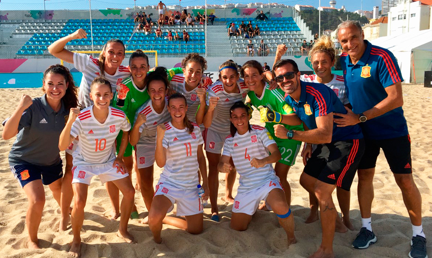La Selección femenina de fútbol playa tras ganar a República Checa