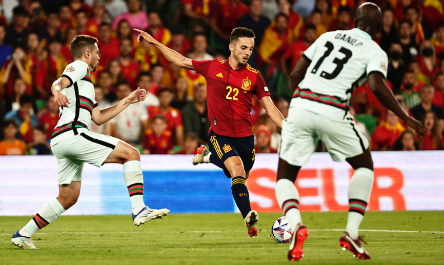 Momento del partido entre España y Portugal