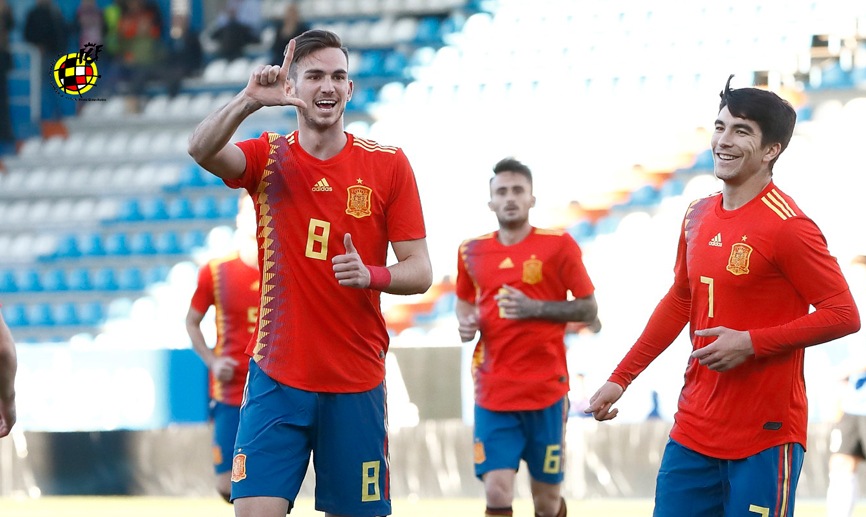 Los jugadores de la Selección española Sub-21 celebran un gol