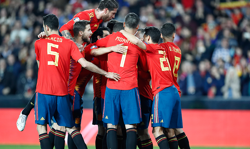 Los jugadores de la Selección española festejan el primer tanto logrado frente a Noruega
