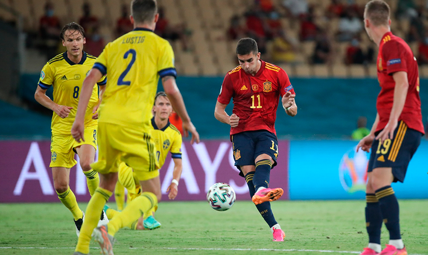Momento del partido entre España y Suecia jugado en Sevilla