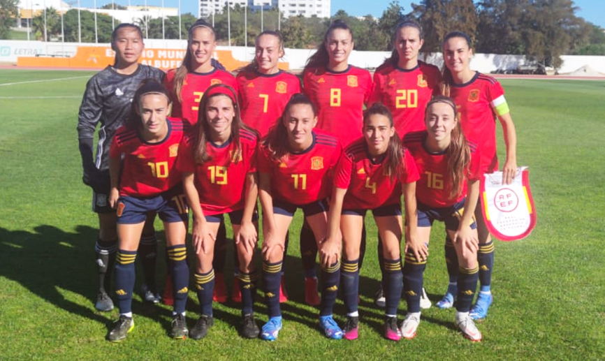La Selección española Sub-19 femenina posa antes de su encuentro frente a Eslovaquia en Portugal