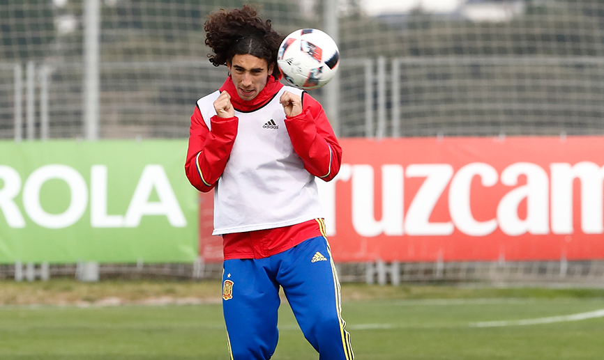 Marc Cucurella entrenando en Las Rozas