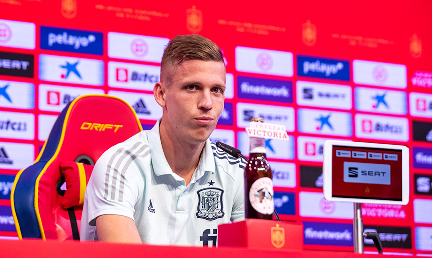 El jugador internacional Dani Olmo durante su rueda de prensa en Las Rozas