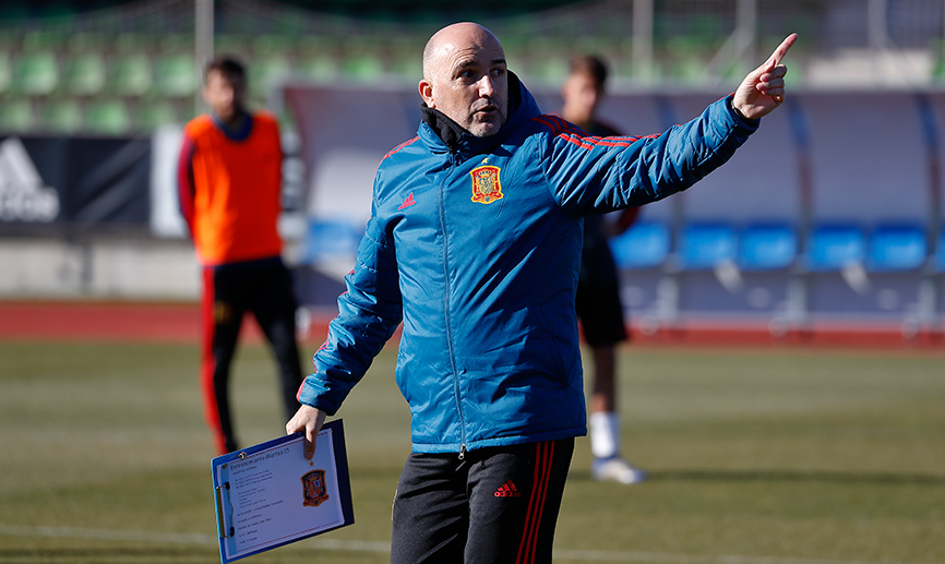 David Gordo durante un entrenamiento de la Sub-17