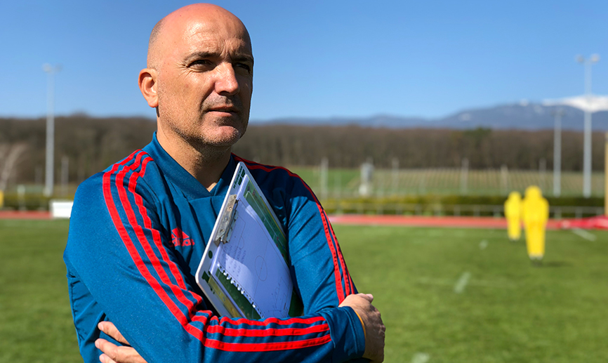 David Gordo antes del entrenamiento de la Selección Sub-17