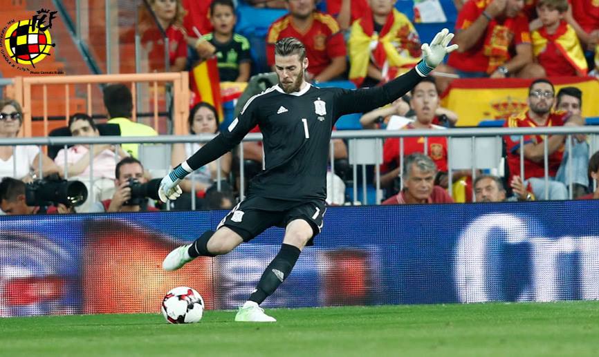 De Gea en un acción de juego en el partido entre España e Italia