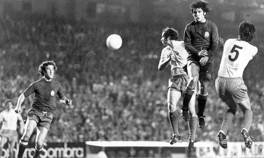 Momento del partido entre España y Rumanía disputado en abril de 1975