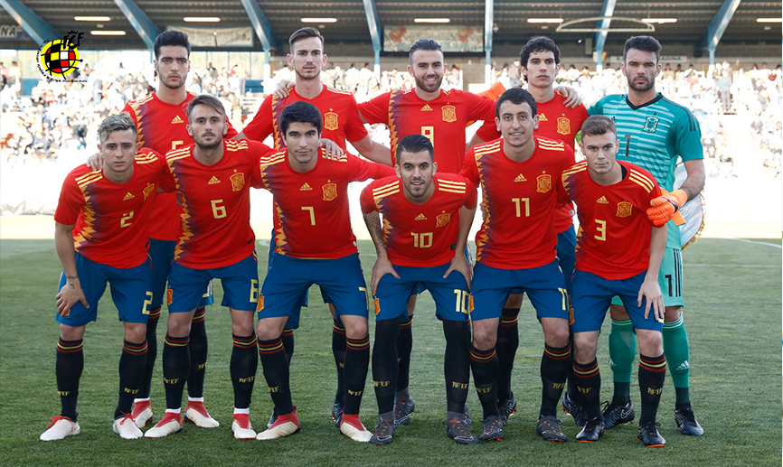 La selección española Sub-21 posa antes del partido frente a Estonia disputado en Ponferrada