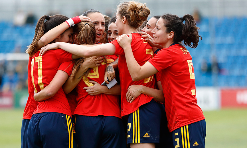 Las jugadoras de la Selección celebran un gol