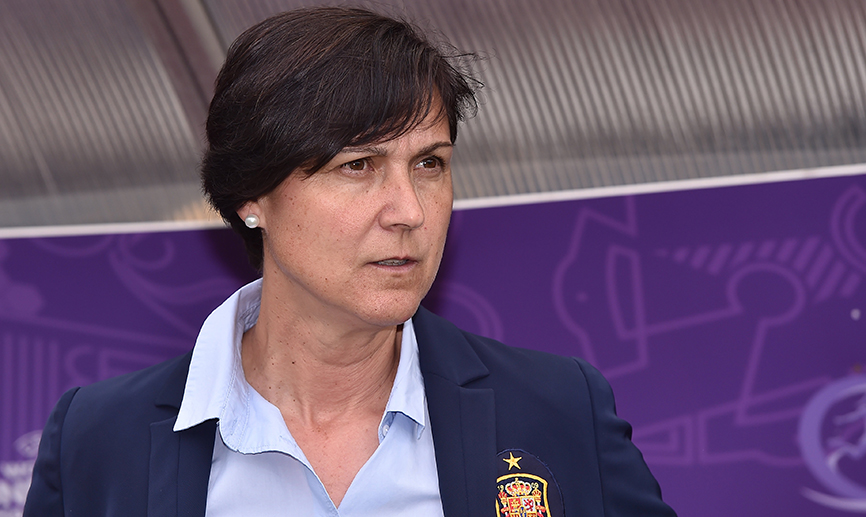 Toña Is en el banquillo de España